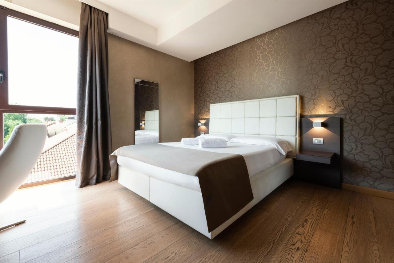Mokinba Hotels Baviera Milan Exterior photo