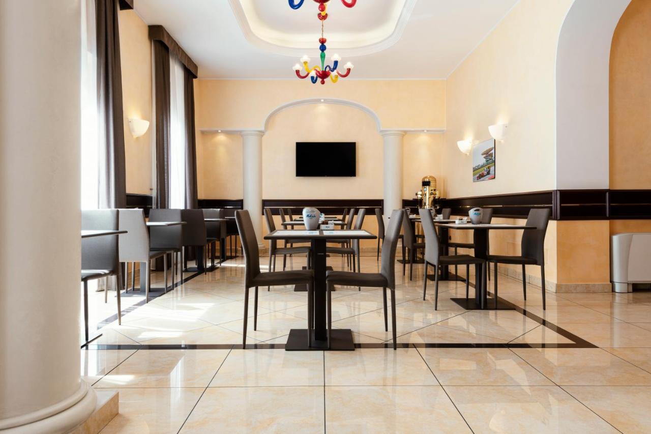 Mokinba Hotels Baviera Milan Exterior photo