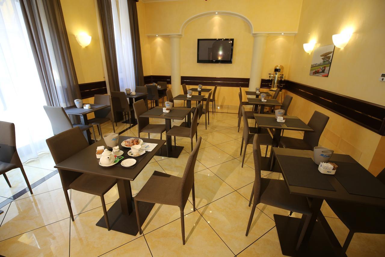 Mokinba Hotels Baviera Milan Exterior photo